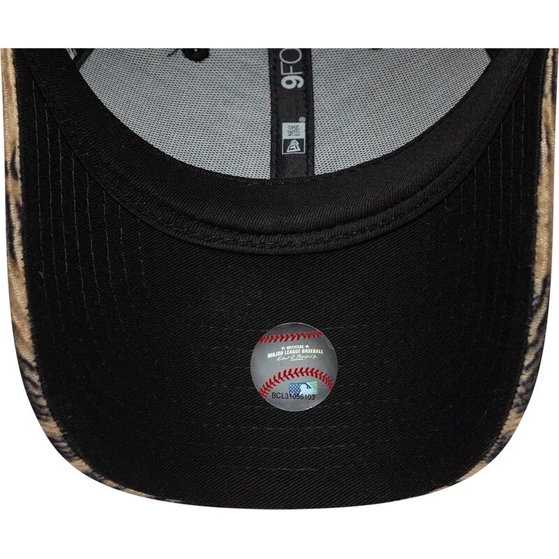 mutzen-gebogen-leopard-verstellbares-band-9forty-ocelot-print-der-new-york-yankees-mlb-von-new-era