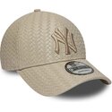 mutzen-gebogen-beige-verstellbares-band-9forty-pu-weave-der-new-york-yankees-mlb-von-new-era
