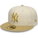 casquette-plate-beige-et-marron-ajustee-59fifty-league-essential-new-york-yankees-mlb-new-era