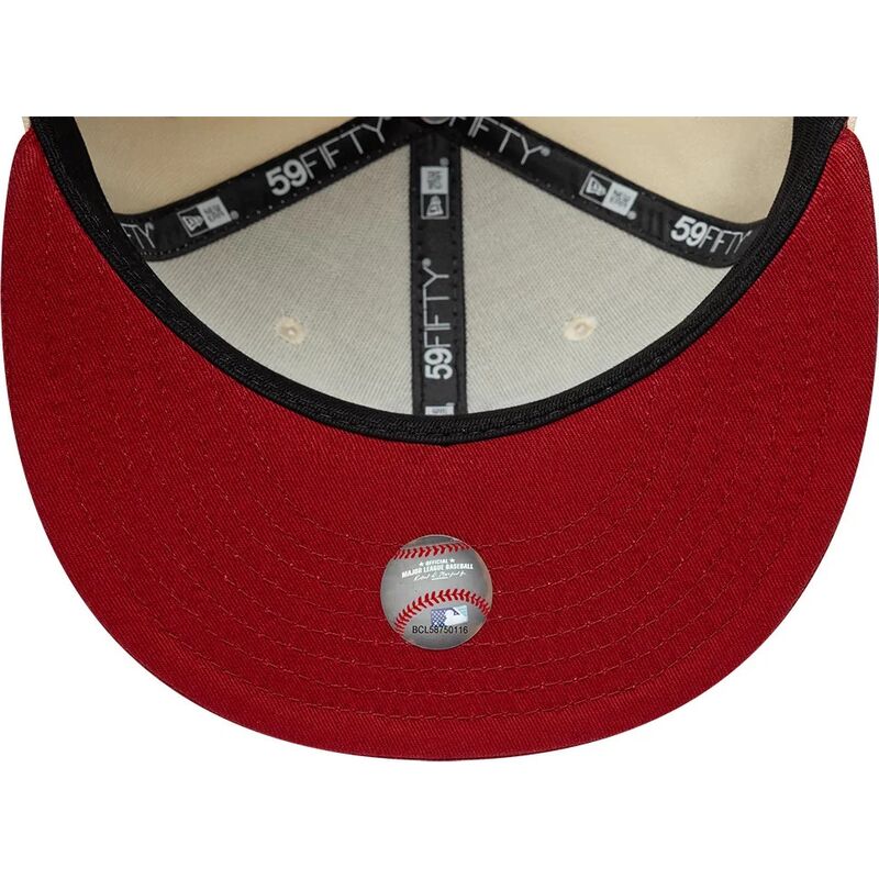 cappello-piatto-beige-aderente-59fifty-league-essential-dei-new-york-yankees-mlb-di-new-era