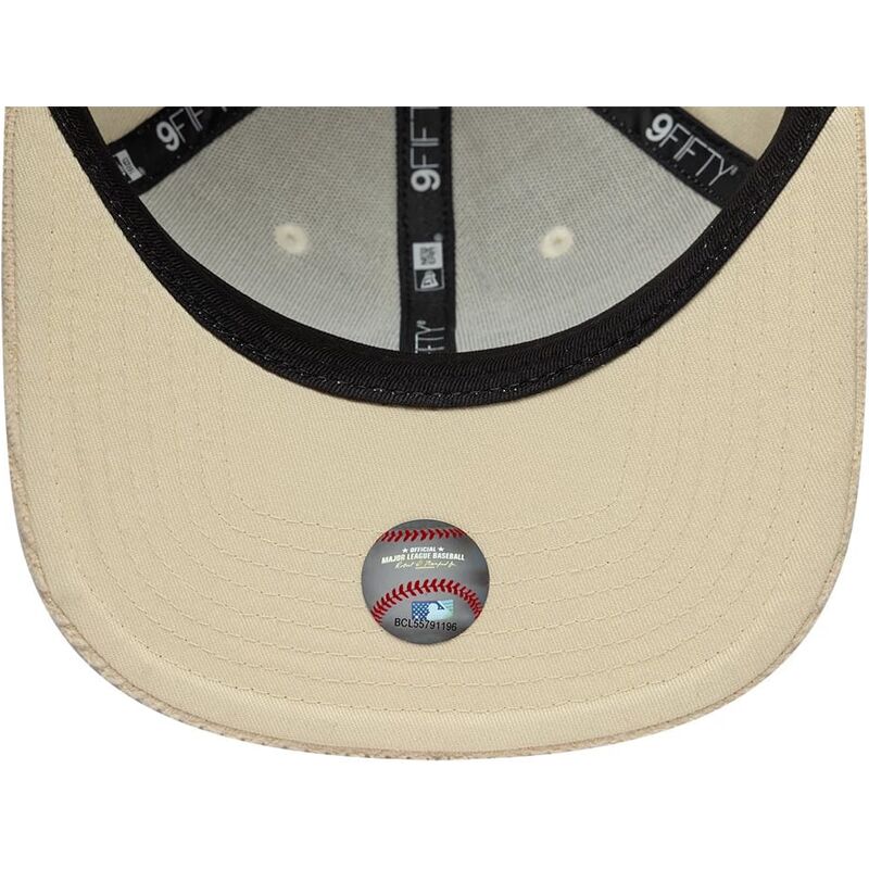 cappello-piatto-beige-snapback-9fifty-cord-visor-dei-new-york-yankees-mlb-di-new-era