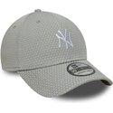 casquette-courbee-grise-ajustee-avec-logo-blanc-39thirty-stretch-mesh-new-york-yankees-mlb-new-era