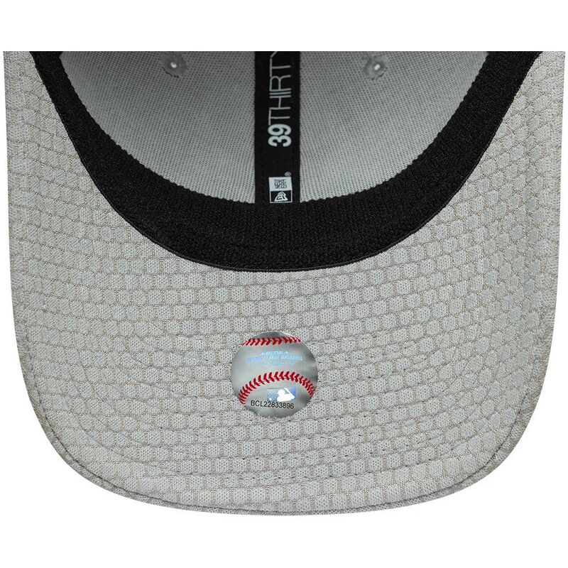 mutzen-gebogen-grau-angepasst-39thirty-stretch-mesh-der-new-york-yankees-mlb-von-new-era