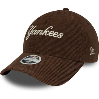 Cappello curvo marrone cinghia regolabile 9TWENTY Cord Script dei New York Yankees MLB di New Era