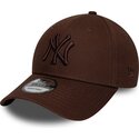 cappello-curvo-marrone-cinghia-regolabile-9forty-league-essential-dei-new-york-yankees-mlb-di-new-era