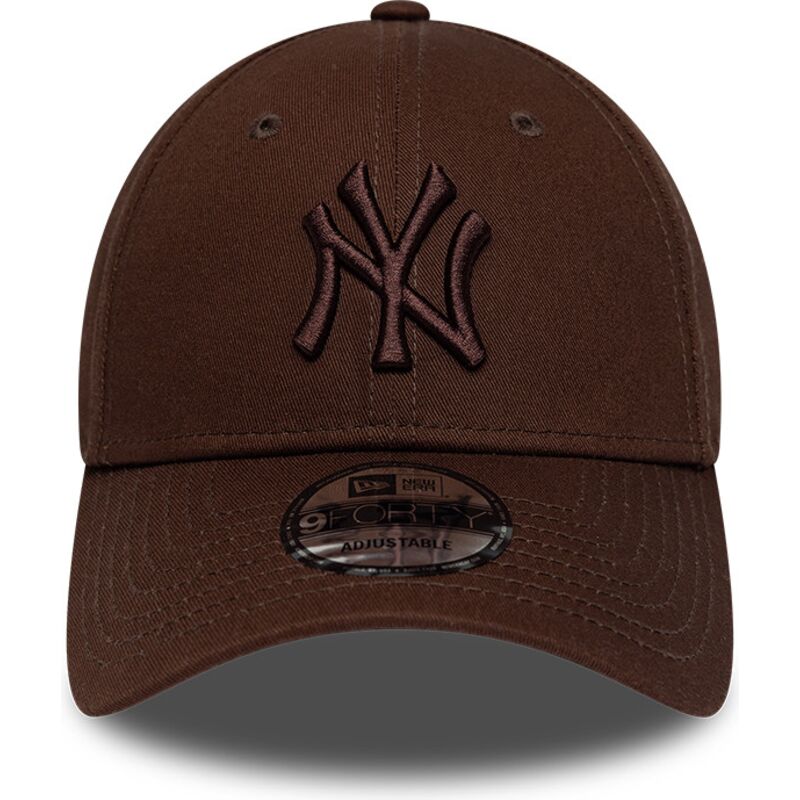 mutzen-gebogen-braun-verstellbares-band-9forty-league-essential-der-new-york-yankees-mlb-von-new-era