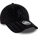 cappello-curvo-nero-cinghia-regolabile-9forty-velour-dei-new-york-yankees-mlb-di-new-era