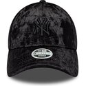 cappello-curvo-nero-cinghia-regolabile-9forty-pattern-velour-dei-new-york-yankees-mlb-di-new-era
