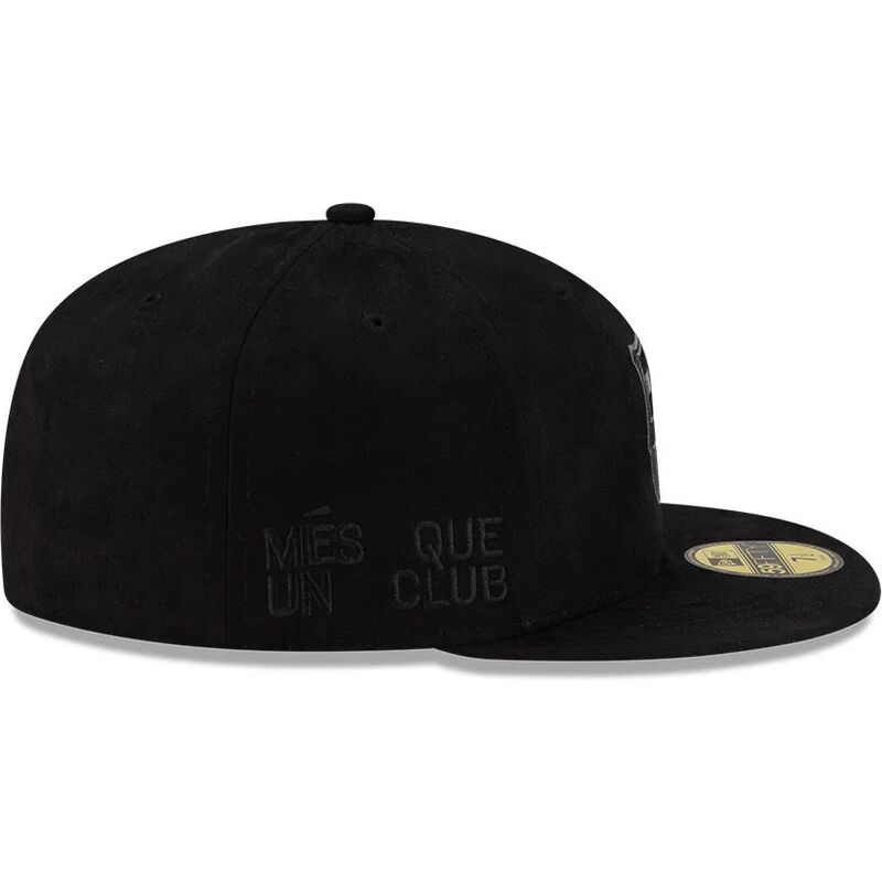 casquette-plate-noire-ajustee-avec-logo-noir-fc-barcelona-laliga-59fifty-mes-que-un-club-new-era