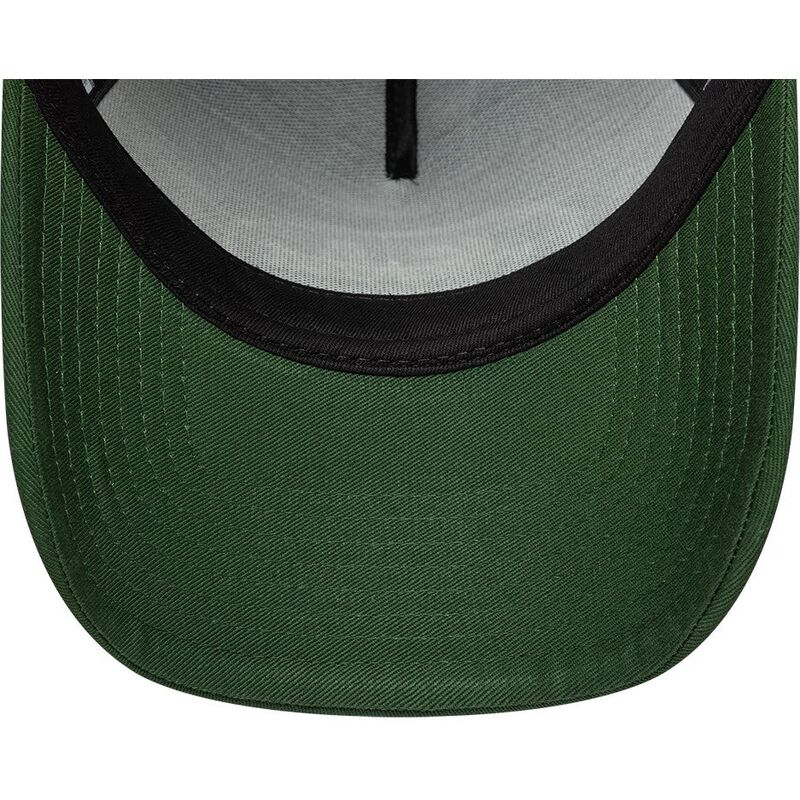 casquette-trucker-verte-a-frame-oval-patch-foam-new-era