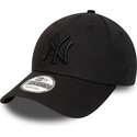 schwarze-verstellbare-curved-cap-mit-schwarzem-logo-9forty-league-essential-der-new-york-yankees-mlb-von-new-era
