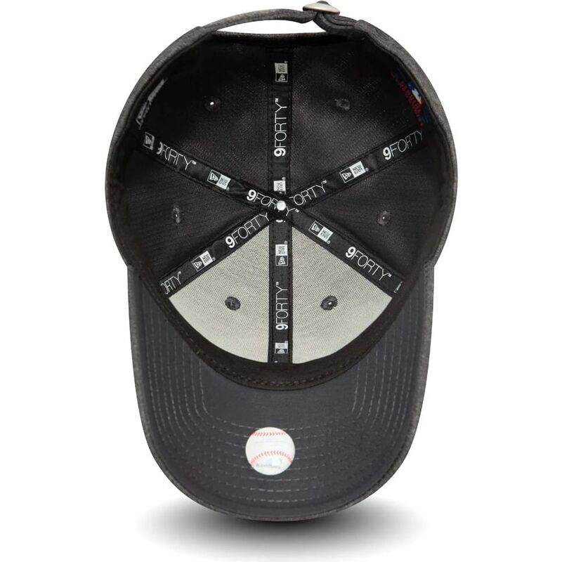 graue-verstellbare-curved-cap-mit-rosa-logo-9forty-tech-jersey-der-new-york-yankees-mlb-von-new-era graue-verstellbare-curved-cap-mit-rosa-logo-9forty-tech-jersey-der-new-york-yankees-mlb-von-new-era