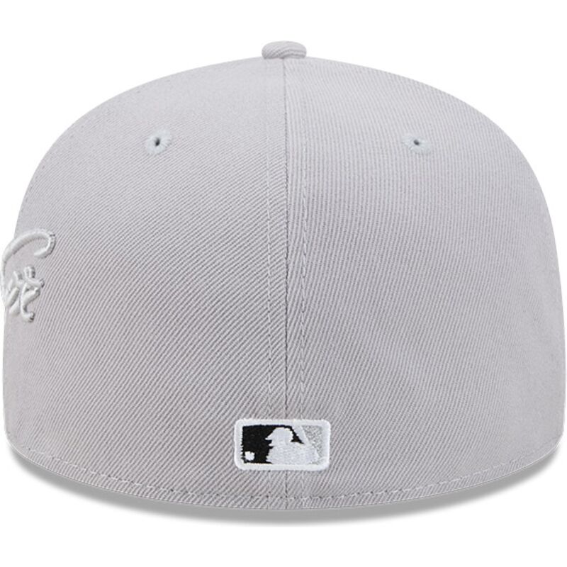 mutzen-flach-grau-angepasst-59fifty-side-script-der-chicago-white-sox-mlb-von-new-era
