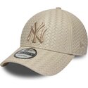 cappello-curvo-beige-cinghia-regolabile-9forty-pu-weave-dei-new-york-yankees-mlb-di-new-era