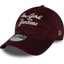 mutzen-gebogen-rot-verstellbares-band-9twenty-a-frame-cord-script-der-new-york-yankees-mlb-von-new-era