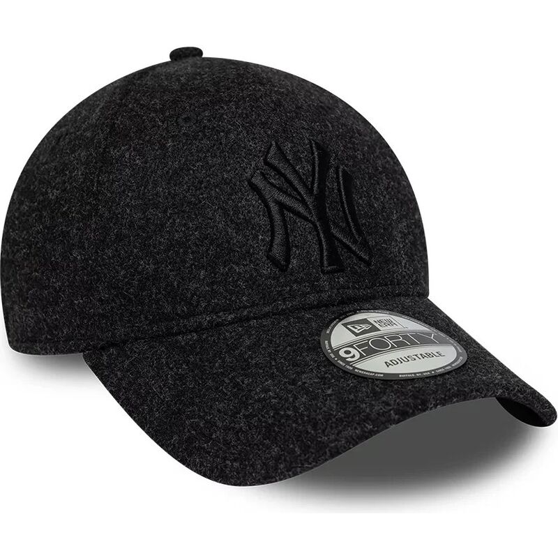 casquette-courbee-noire-ajustable-avec-logo-noir-9forty-winter-new-york-yankees-mlb-new-era