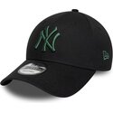mutzen-gebogen-schwarz-verstellbares-band-9forty-league-essential-der-new-york-yankees-mlb-von-new-era