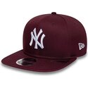 mutzen-flach-rot-snapback-9fifty-original-fit-league-essential-der-new-york-yankees-mlb-von-new-era