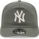 mutzen-gebogen-grun-snapback-19twenty-precurved-der-new-york-yankees-mlb-von-new-era