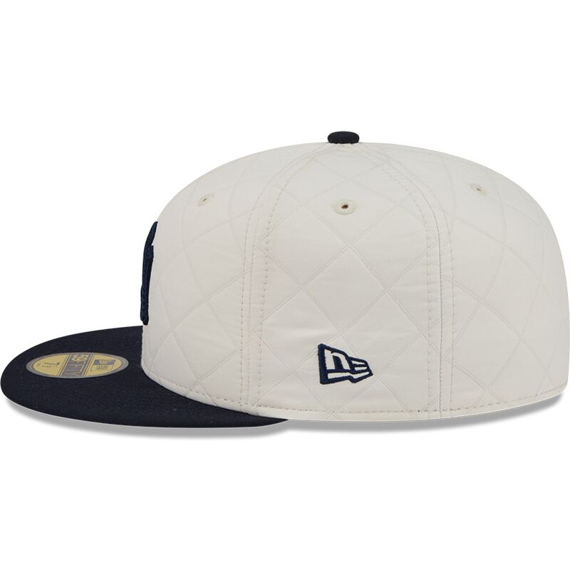 casquette-plate-blanche-et-bleue-marine-ajustee-59fifty-checkered-new-york-yankees-mlb-new-era casquette-plate-blanche-et-bleue-marine-ajustee-59fifty-checkered-new-york-yankees-mlb-new-era