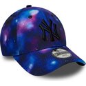cappello-curvo-multicolore-snapback-per-bambino-9forty-all-over-print-space-dei-new-york-yankees-mlb-di-new-era