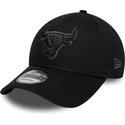 mutzen-gebogen-schwarz-verstellbares-band-9forty-team-outline-der-chicago-bulls-nba-von-new-era