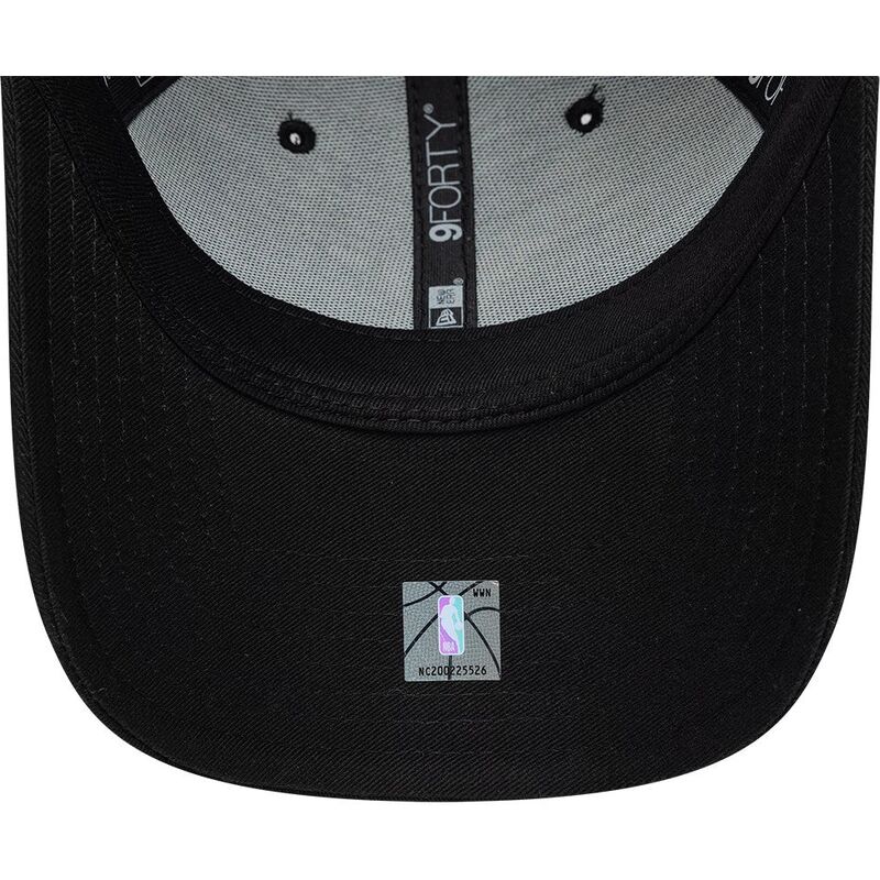 casquette-courbee-noire-ajustable-avec-logo-noir-et-grise-9forty-team-outline-chicago-bulls-nba-new-era