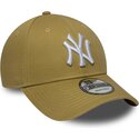 mutzen-gebogen-khaki-verstellbares-band-9forty-league-essential-der-new-york-yankees-mlb-von-new-era