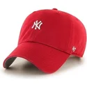 cappellino-rosso-con-visiera-curva-e-piccolo-logo-mlb-new-york-yankees-di-47-brand