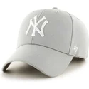 wyginieta-czapka-szara-new-york-yankees-mlb-47-brand